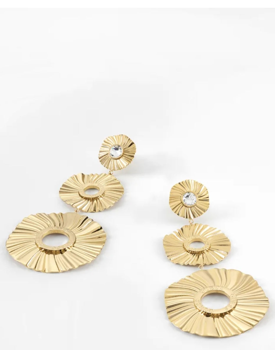 Orecchini a cerchio Guess in filo d'oro liscio e strutturato Orecchini a cerchio Guess in filo d'oro liscio e strutturato